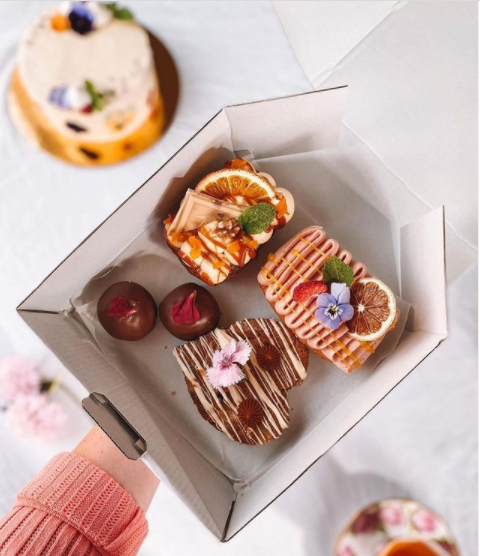 Cake Box Non Window, 180L x 180W x 80H mm (7 x 7 x 3"), White