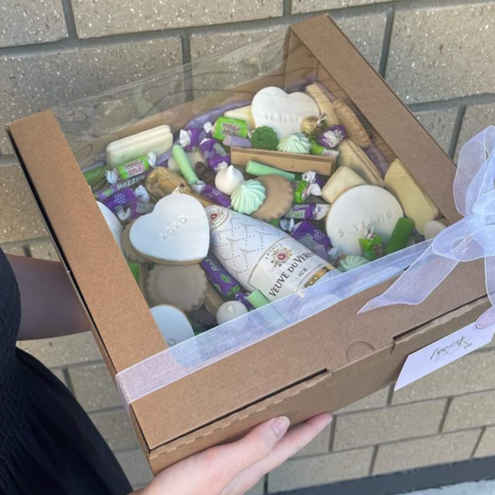 Cake Box with Window, 240L x 240W x 100H mm (9 x 9 x 4"), Natural Kraft