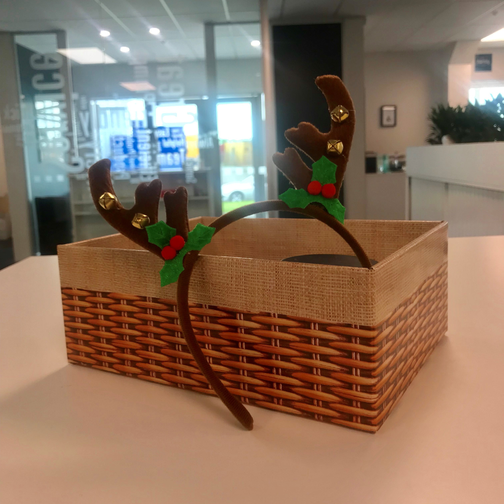 Large Hamper Tray, 339L x 259W x 120H mm, Light Wicker & Natural Linen Print