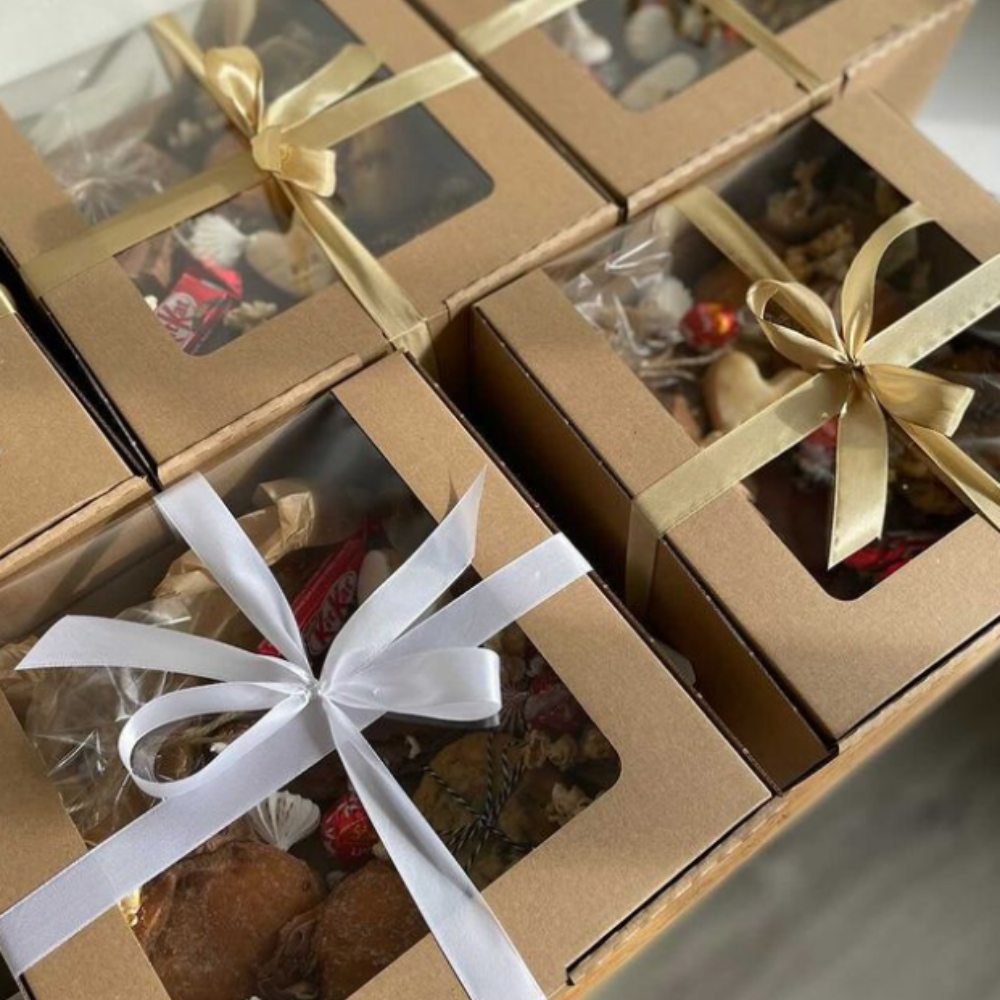 Cake Box with Window, 210L x 210W x 150H mm (8 x 8 x 6"), Natural Kraft